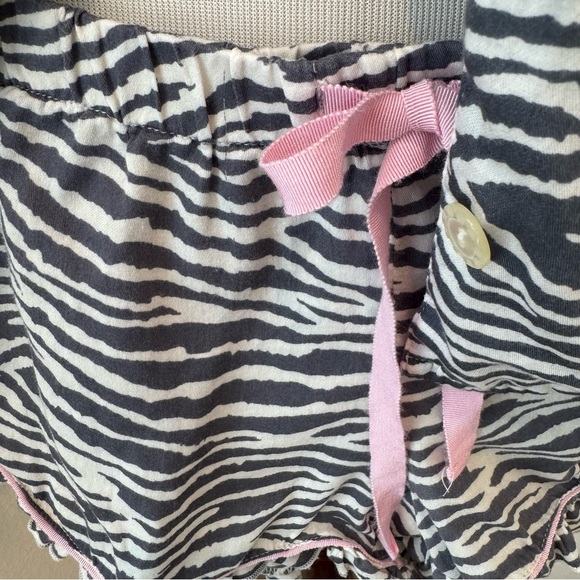 Super soft and cute Victoria’s Secret zebra print shorts PJ outfit XS - Picture 7 of 9